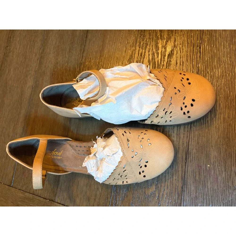 Natural Soul Mary Jane Flats Women 8M Tan Floral Laser Cut Scalloped Comfort